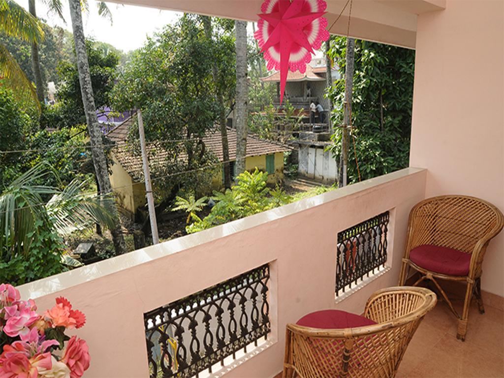 Valiyathayil Home Stay Kochi Exterior photo