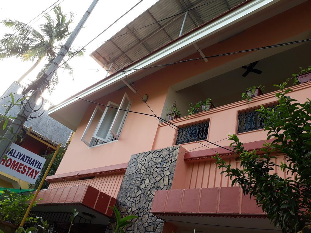 Valiyathayil Home Stay Kochi Exterior photo