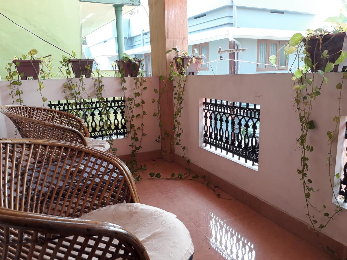 Valiyathayil Home Stay Kochi Exterior photo