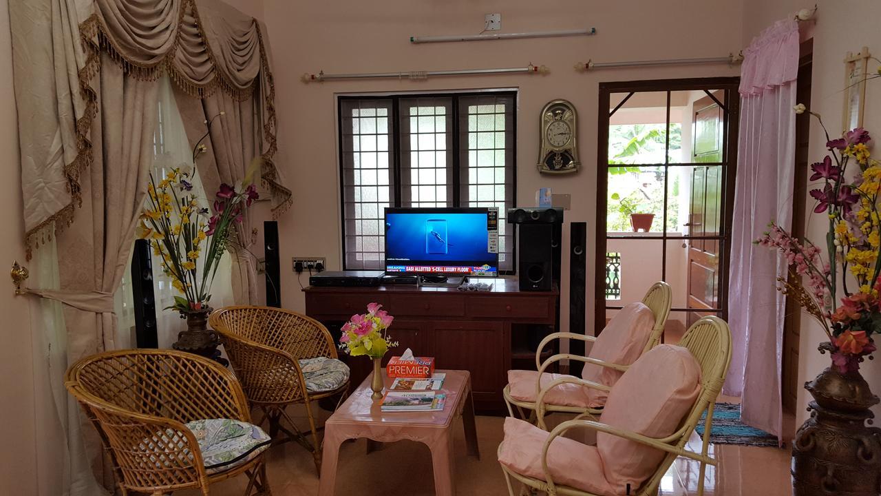 Valiyathayil Home Stay Kochi Exterior photo